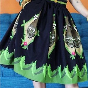 The oblong box shop
Shrunken head skirt